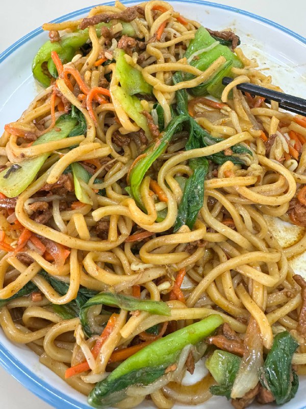 食堂吃到了记忆中的炒面（dbq吃了一半才想起来拍照
