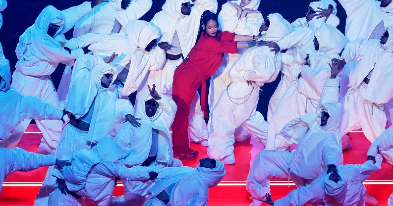 Apple Music 上的《重溫蕾哈娜的第 57 屆 Super Bowl Halftime Show。》