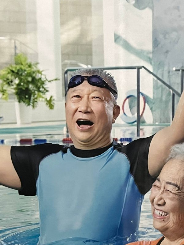 突然发现这个人好像…